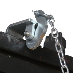 Zoom en el sistema de seguridad  del balancín para big bag 2000kg con la carretilla elevadora