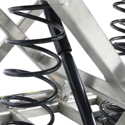 Zoom en la bomba hidráulica de la mesa elevadora giratoria inox con plataforma cerrada