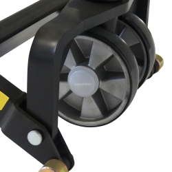 Vista de las ruedas de la transpaleta elevadora manual ancha monocilíndrica 1000 kg - Horquillas 1500mm