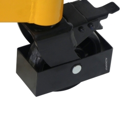 Zoom a las ruedas giratorias del Apilador elevador de bobinas 1000 kg