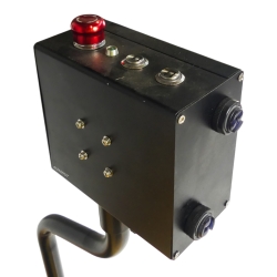 Zoom sobre la caja de mando de transpaleta elevadora totalmente eléctrica nivel constante 1500 kg