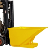 Vista 3/4  con carretilla del contenedor autobasculante amarillo - 1100 litros